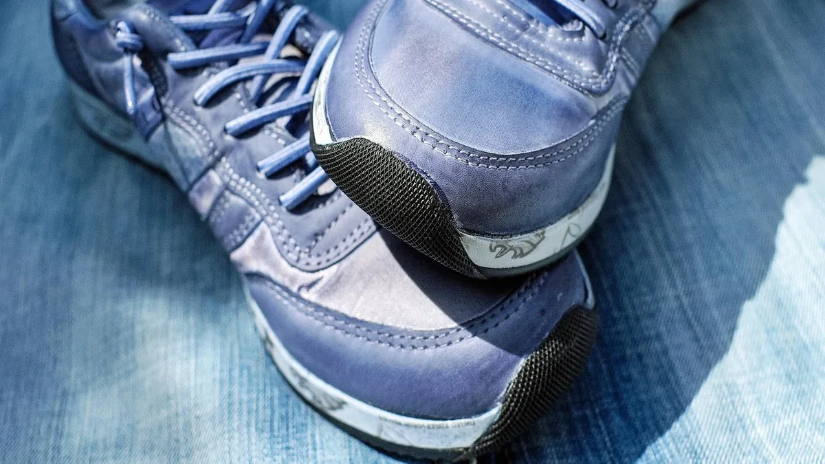 GQ Germany outlines seven key rules for perfecting the classic combination of jeans and white sneakers, focusing on fit...