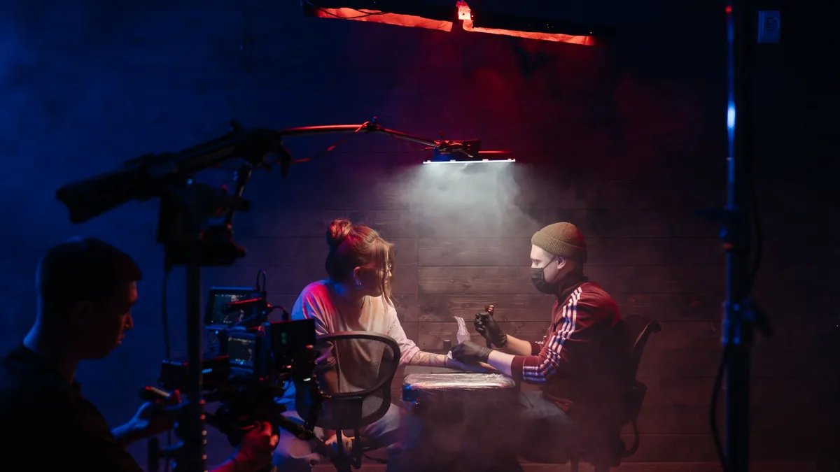 Jane Leeves and David Hyde Pierce discuss their enduring off-screen friendship and the origins of Daphne and Niles'...