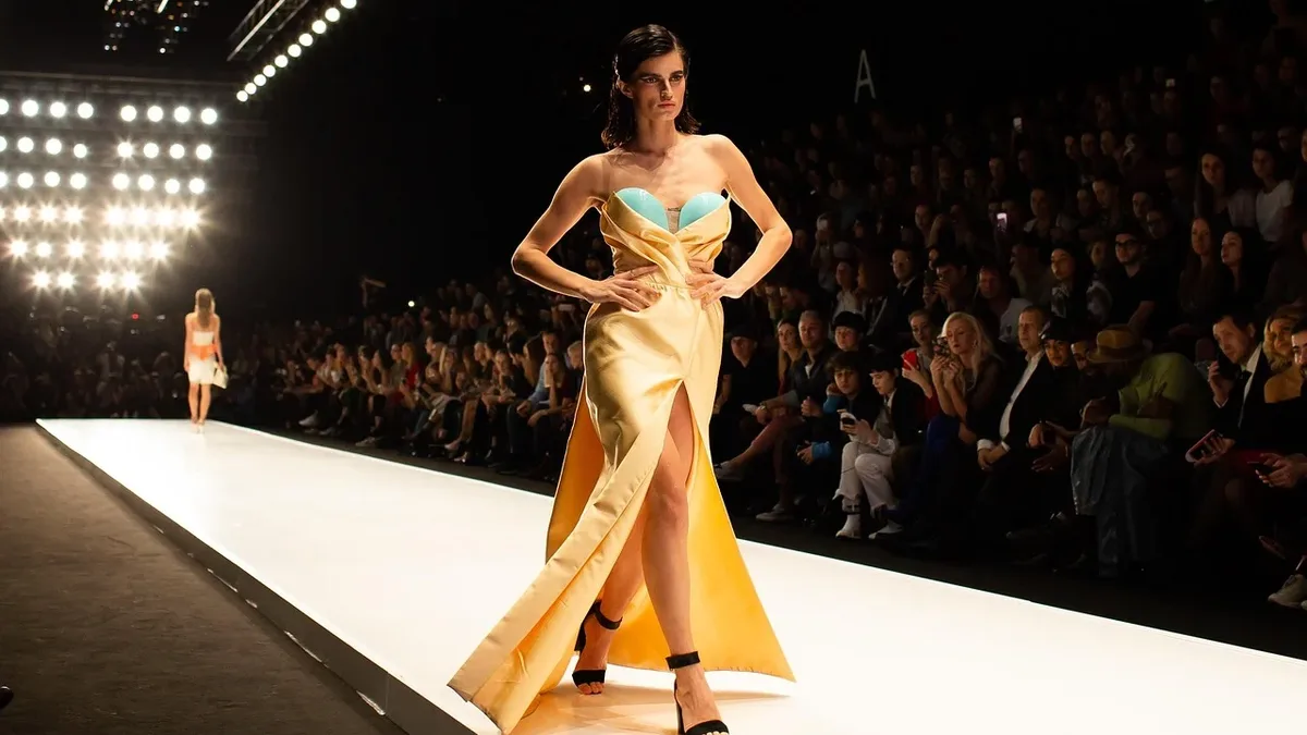 Milan Fashion Week SS27 concluded on September 27, 2026, marked by celebrity appearances from Jennifer Lopez and major...