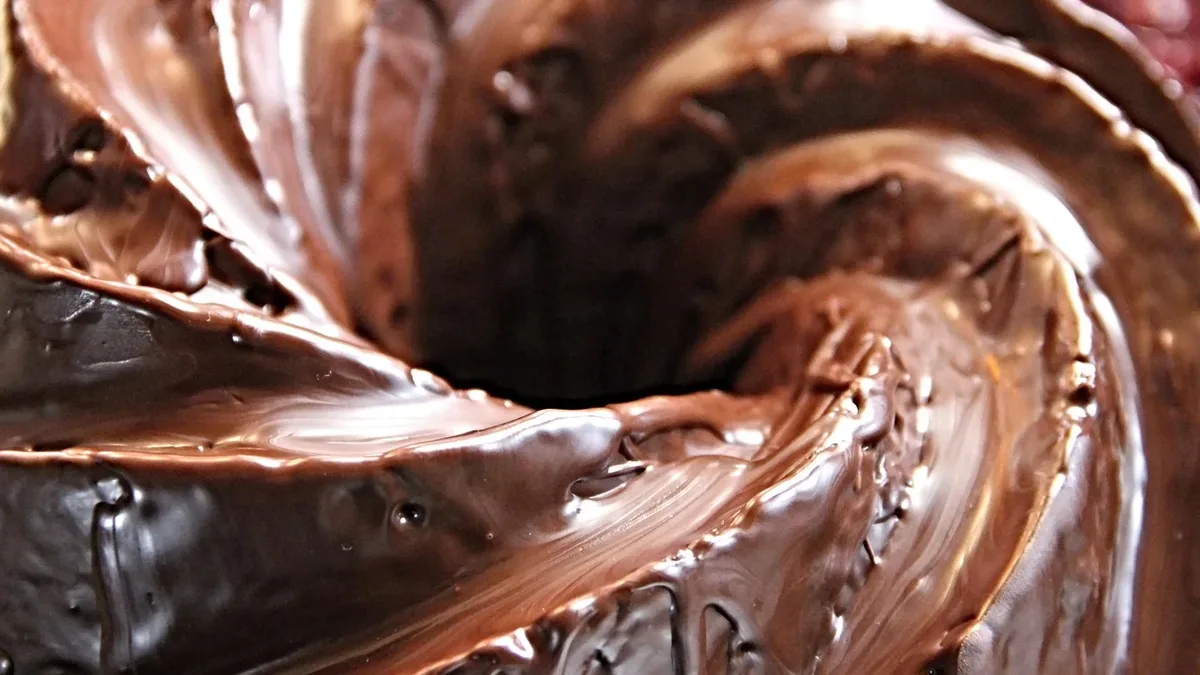 Red Carpet: Chocolate cake, chocolate, coating, coffee cup, dark, brown chocolate.