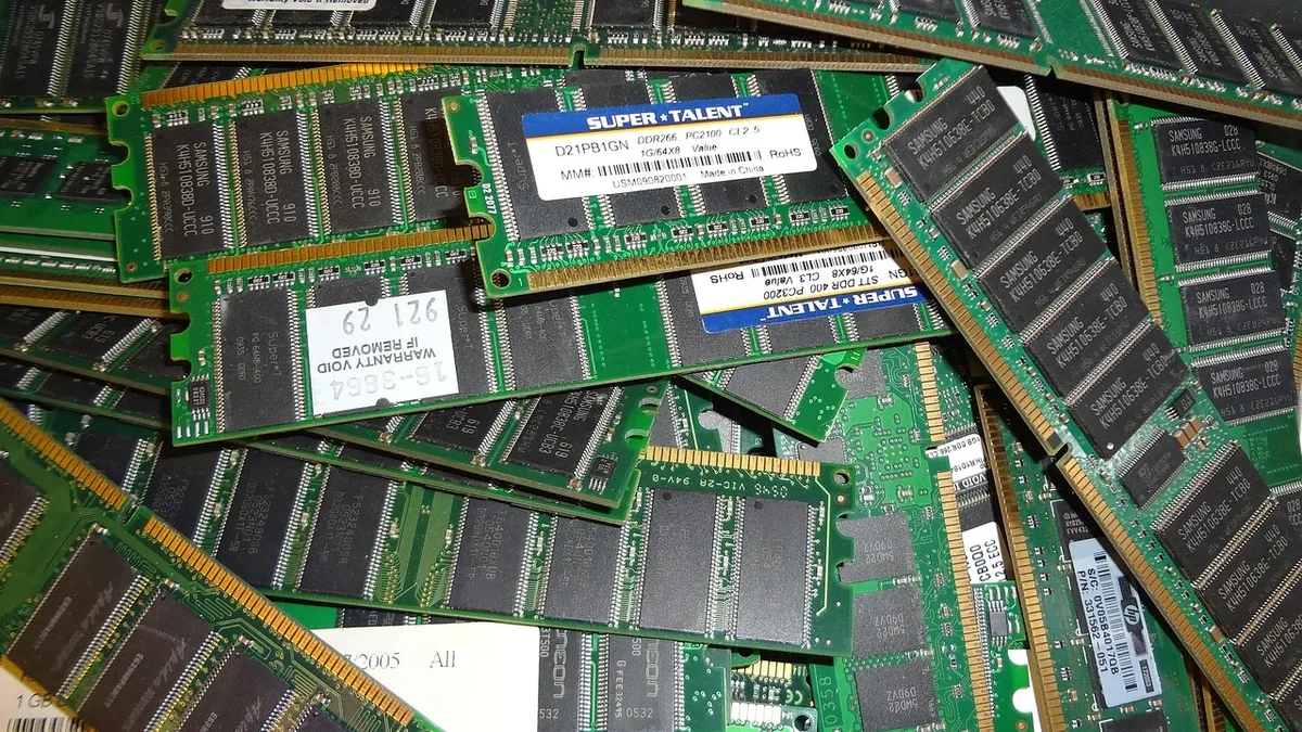 An Australian tech enthusiast claims to have found 30 64GB DDR4-2666 server modules, potentially worth over $12,000, in...
