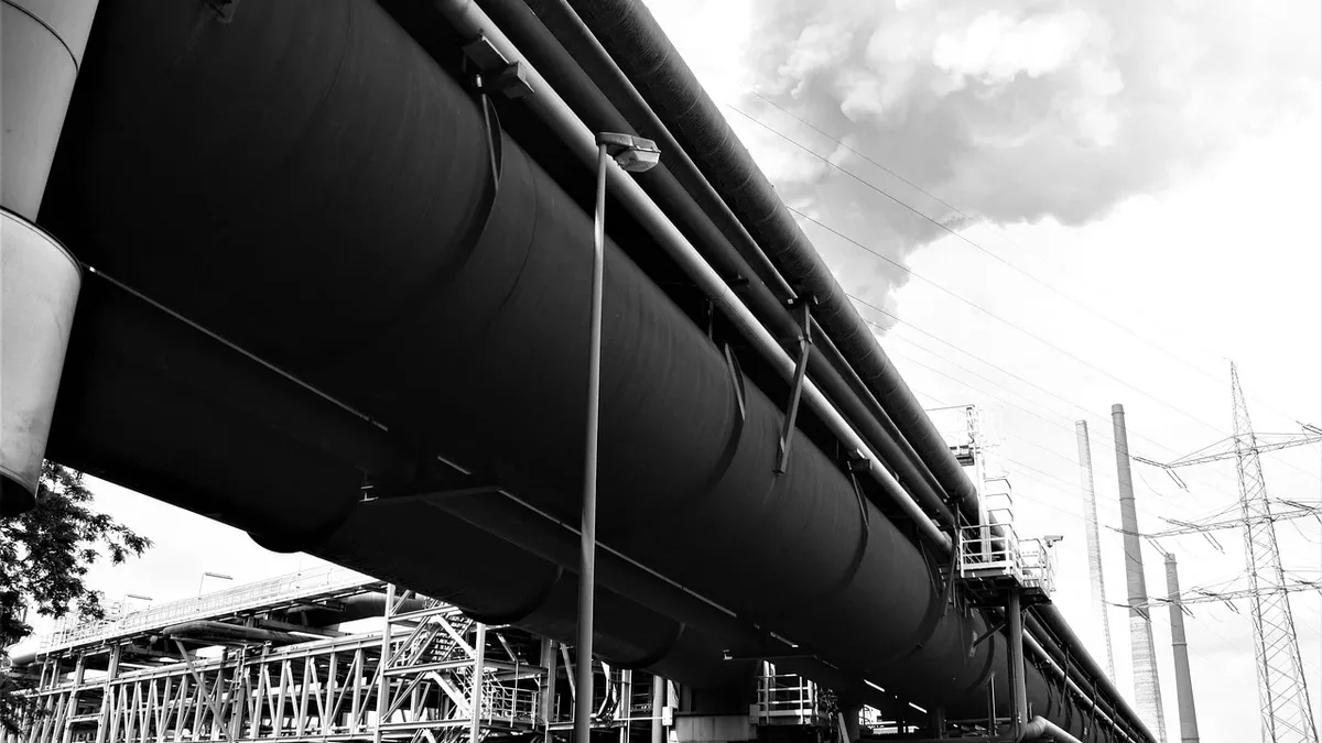 EIA reports eight liquid-fuel pipeline projects finished in 2025-2026, plus 14 new announcements, detailing capacity and...