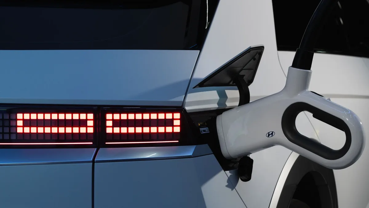 Hyundai will introduce extended-range electric vehicles in the US, beginning with a three-row Santa Fe model offering...