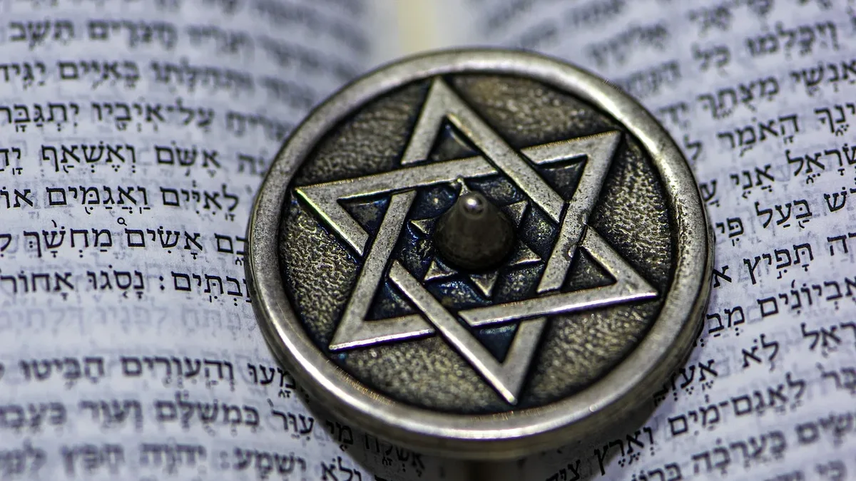 Arts Institutions: Star of david, emblem, jewish bible, torah, book, magen david.