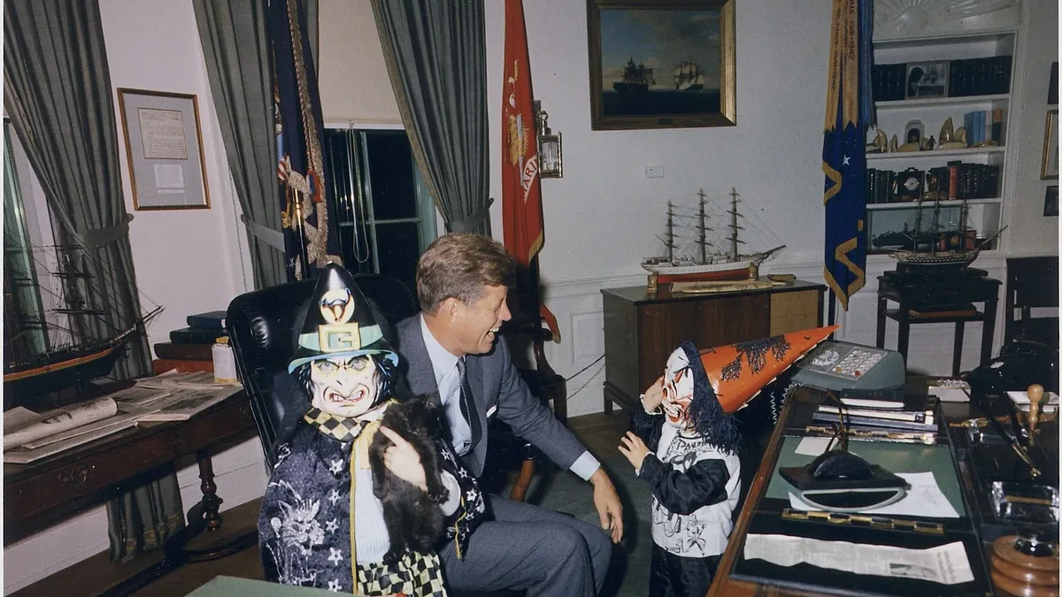 Food Sport Everyday Culture: President john f kennedy, white house, oval office, known, famous, children.