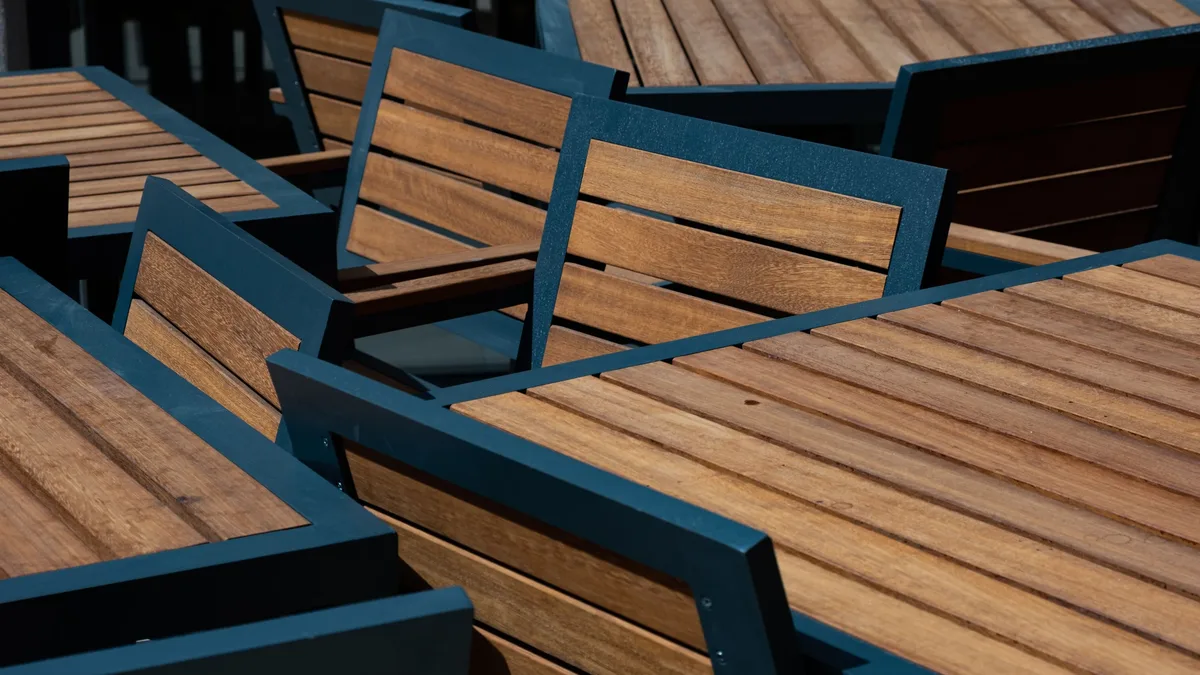 Furniture maker David Bedrosian joins *Shop Talk Live* to discuss dust collection systems and the advantages of sliding...