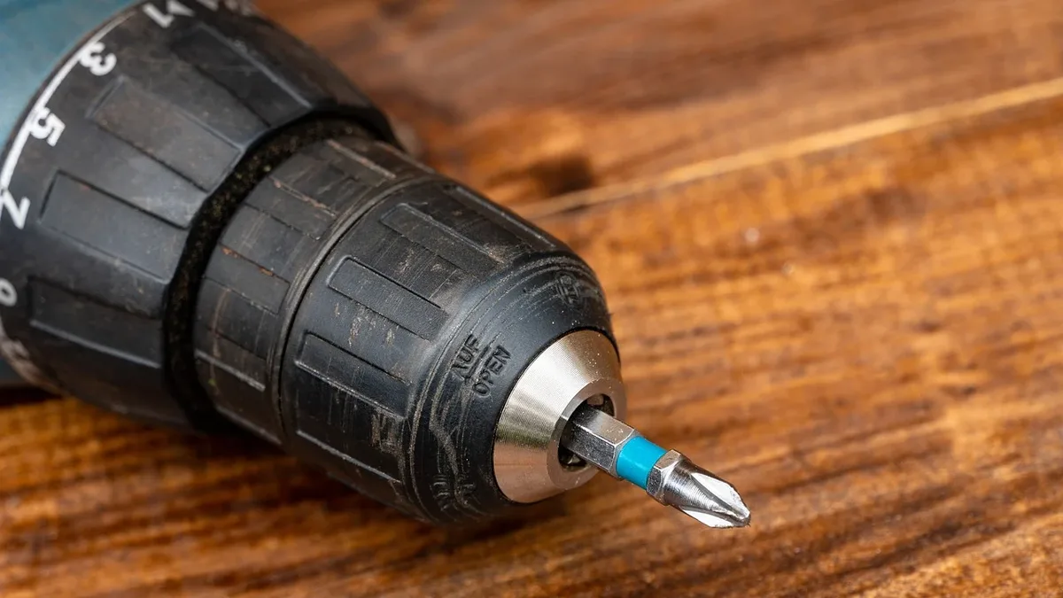 A comprehensive test of 15 cordless drills identifies top performers for woodworking, focusing on brushless motor...
