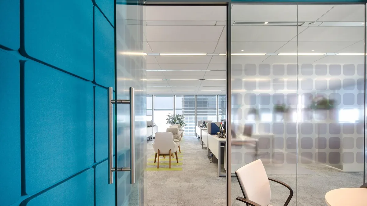 SpaceInvader has completed a 1,837 sq m office in Manchester for a global financial data analysis firm, designing 127...