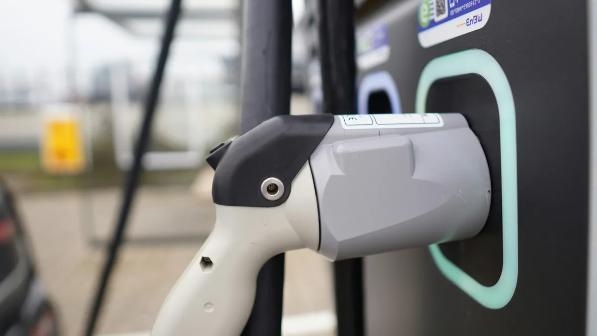 Get the latest on exclusive EV deals, including the Heybike Hero 750W Mid-Drive Carbon-Fiber All-Terrain e-bike at a new...