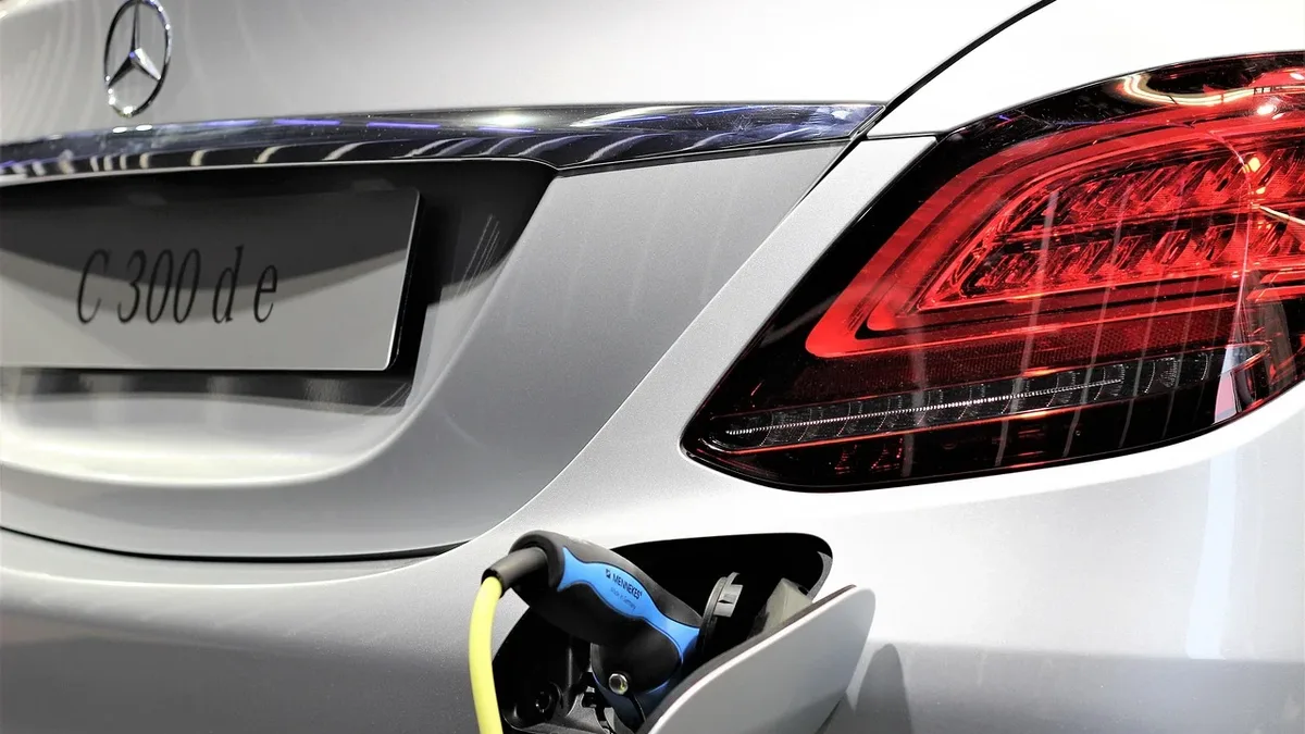 Independent testing of the 2027 Mercedes-Benz CLA 350 4MATIC Electric shows its DC fast-charging performance on Electrify...