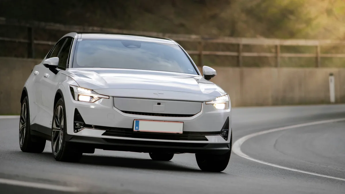 A CleanTechnica editor and his daughter share their contrasting vehicle choices, comparing the convenience of pure...