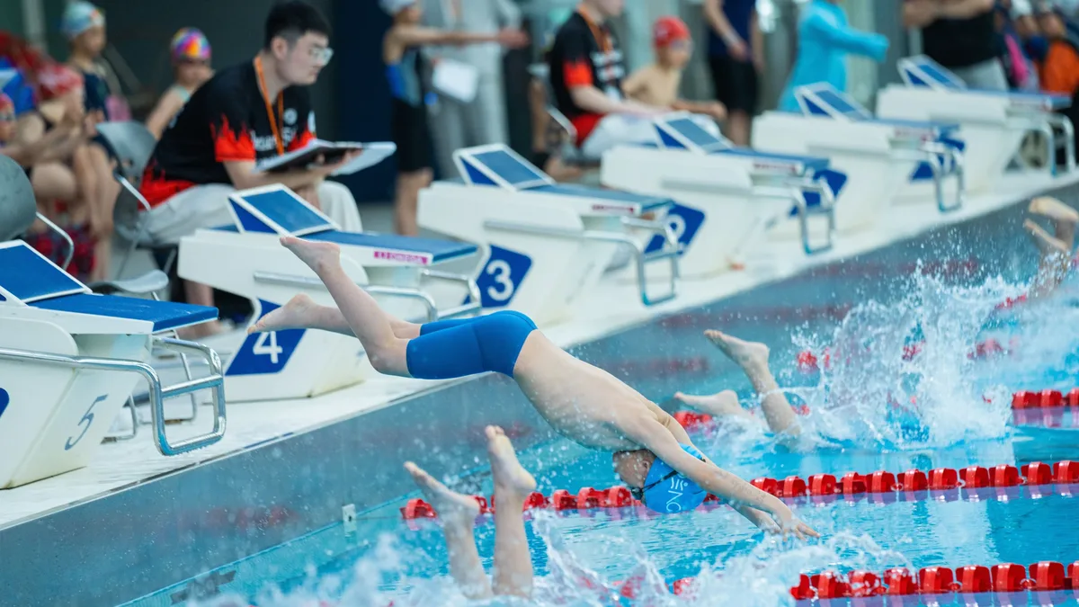 Katie Ledecky lost the 800-free at the Pan Pacific Championships, but her reaction reveals how elite swimmers keep...