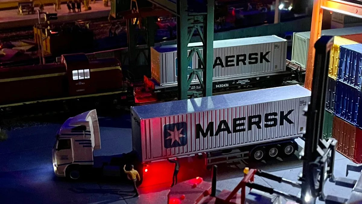 Flexport launched a Model Context Protocol server enabling AI agents to book freight, expanding its automation suite with...