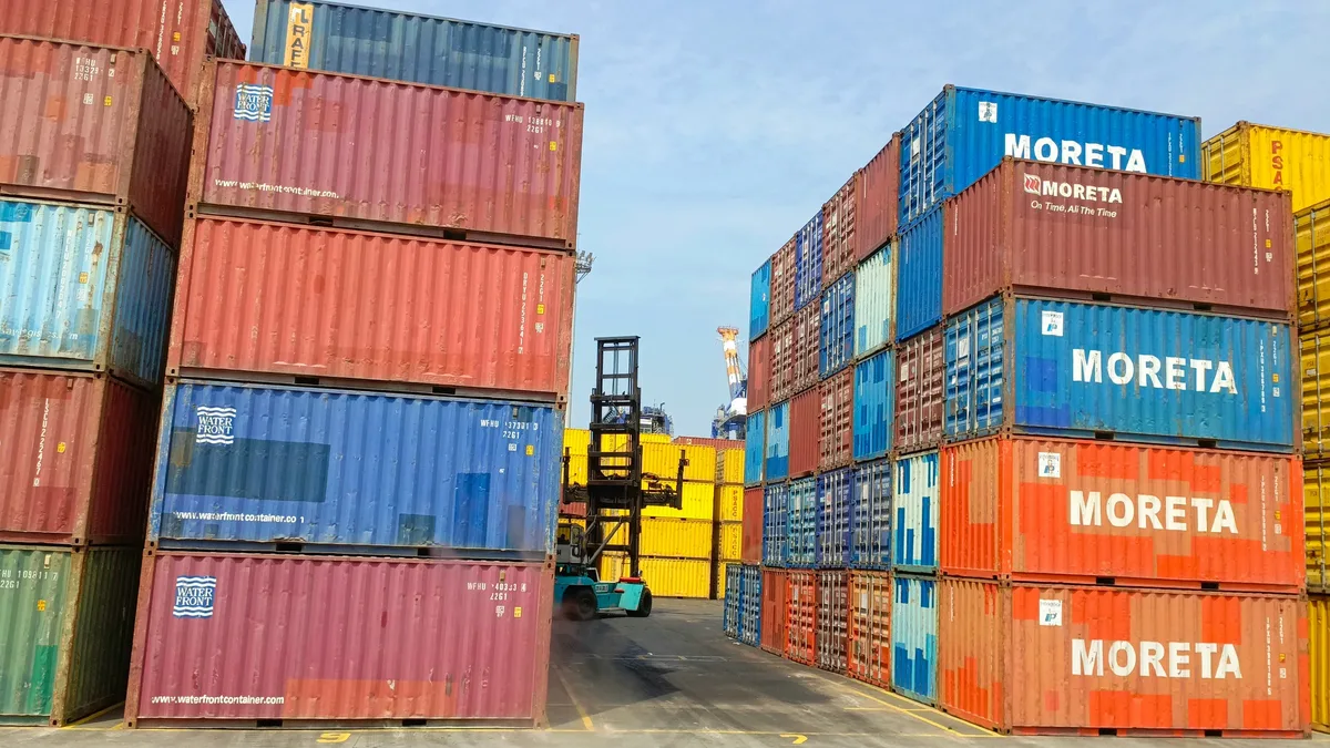 Rates Capacity: Frontline reported a record quarterly profit of $659.2 million for Q2 2026, with revenues of $943.3 million
