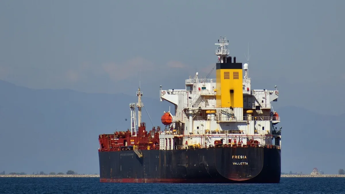 Titan Clean Fuels and France's Sogestran have finalized a long-term charter for a new 6,000 cubic meter LNG bunkering...