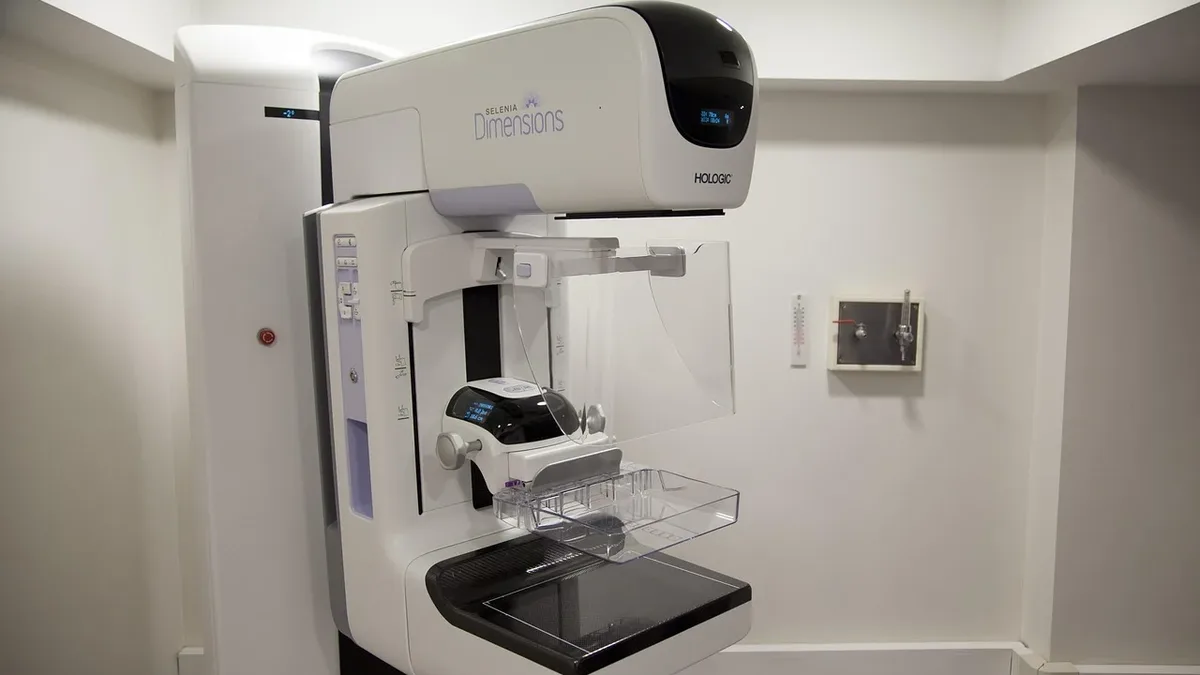 A review led by UCLA Health Jonsson Comprehensive Cancer Center investigates AI's potential to detect interval breast...