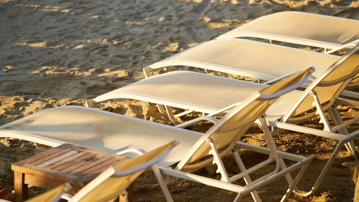 Rutina Y Habitos: Spending a day at the beach can be surprisingly exhausting, despite appearing to be a relaxing activity