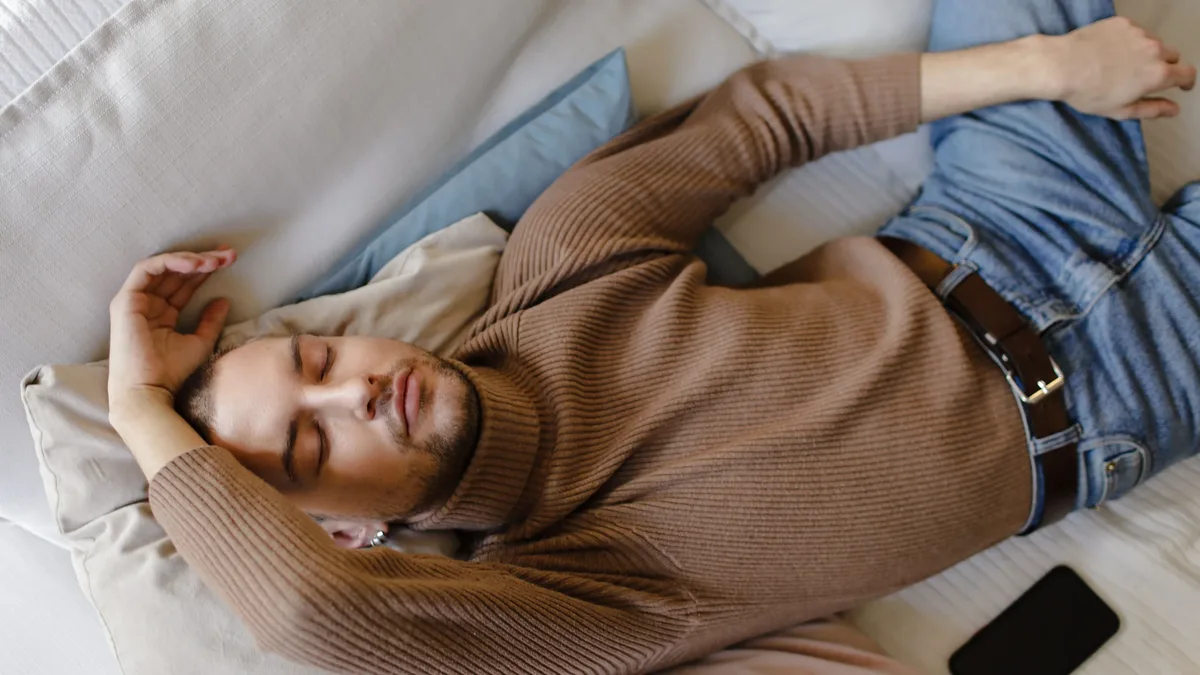 Samsung Health now requires only three days of recent sleep data to begin its personalized Sleep Coaching program, a...