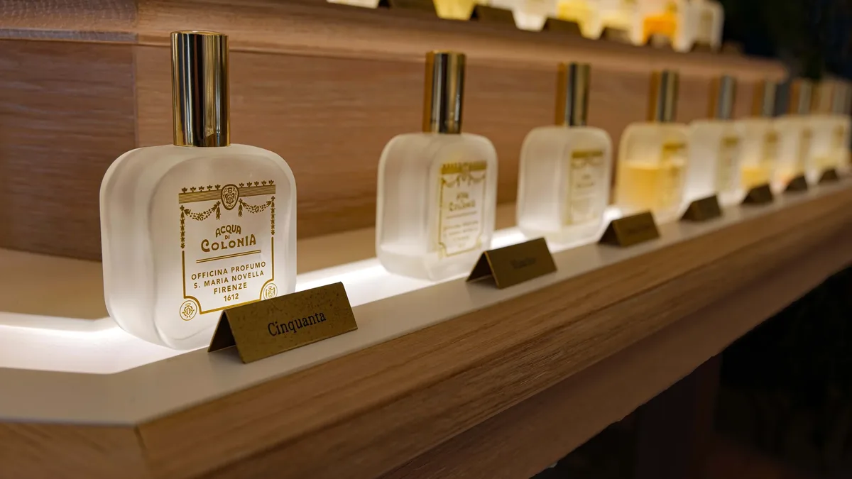 Fragrance blog CaFleureBon has announced FreiS as the winner of an Escentric Molecules Molecule 01+ Discovery Set giveaway