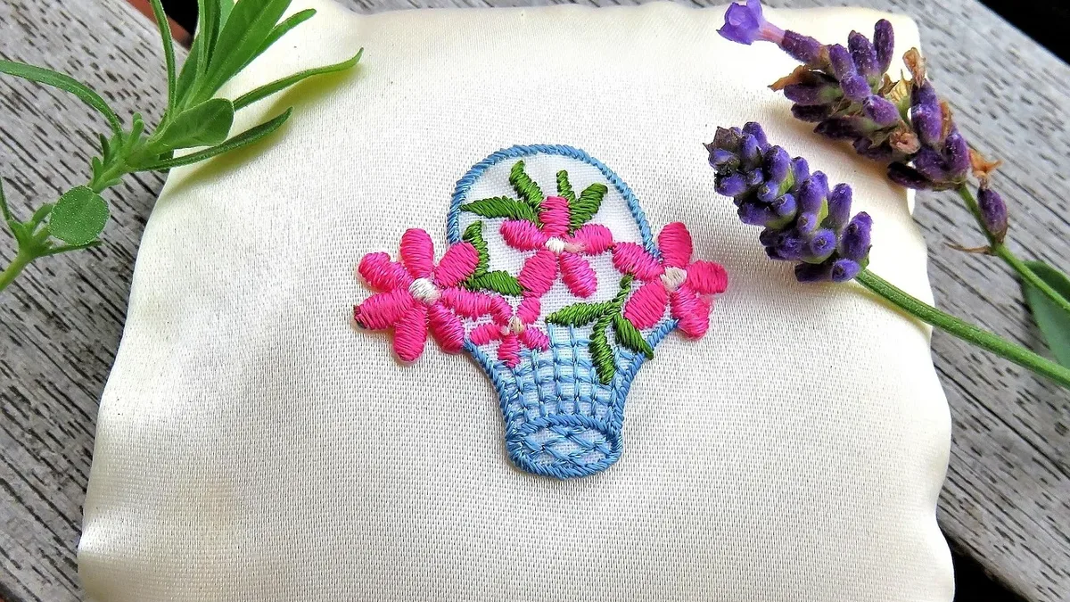 Notes: Lavender, medicinal plant, fragrant plant, scented pillow, white, embroidered. Fragrance