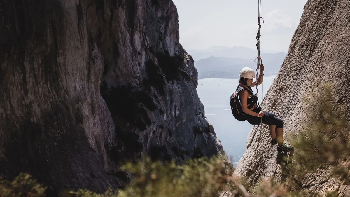 A rappelling accident in Norway's Hurrungane Range, caused by knot migration with a tag line, killed 27-year-old climber...