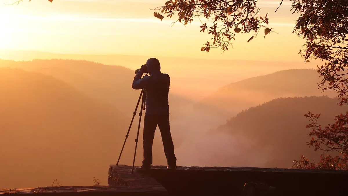 A hiker's account of the Pacific Crest Trail, highlighting the unique characteristics of various trail towns in California...
