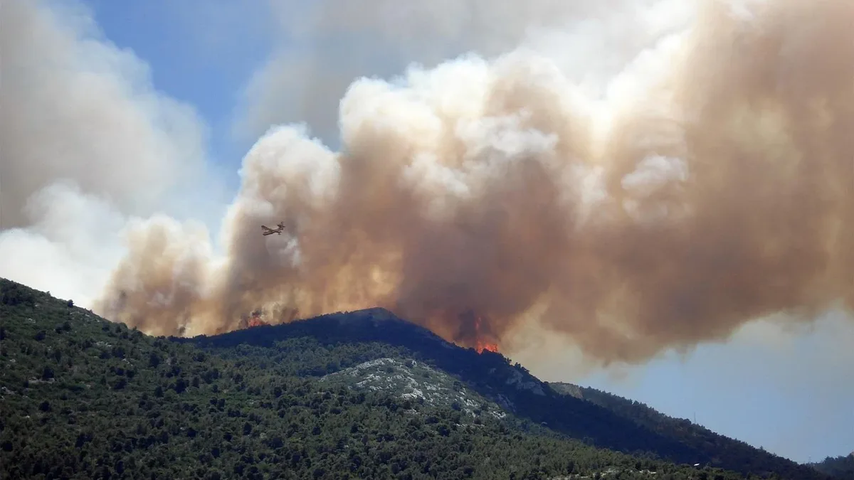 A Pacific Crest Trail hiker details how wildfires and smoke in Washington forced a premature end to their journey...