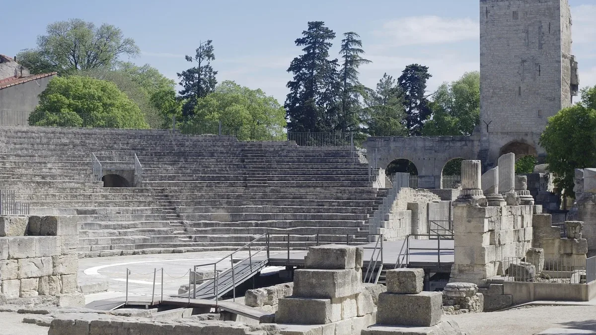 A classicist compares modern fears about social media's effect on children to ancient Greco-Roman worries that theater...