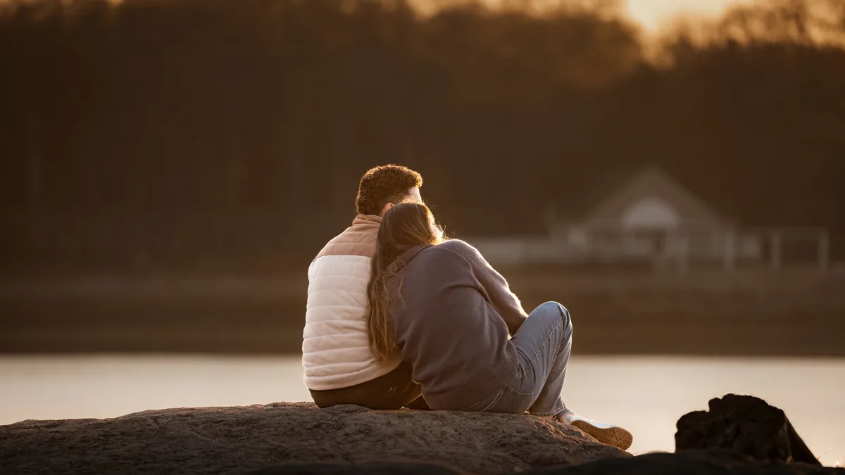 New research suggests that believing people's first impressions are permanent can help individuals with high social anxiety...