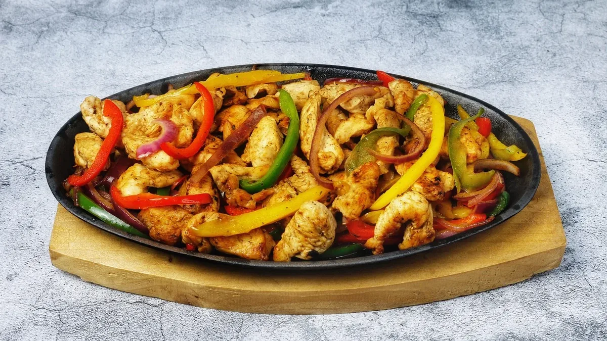 Business: Daring Foods launches six frozen skillet meals with its plant-based chicken at Sprouts Farmers Market