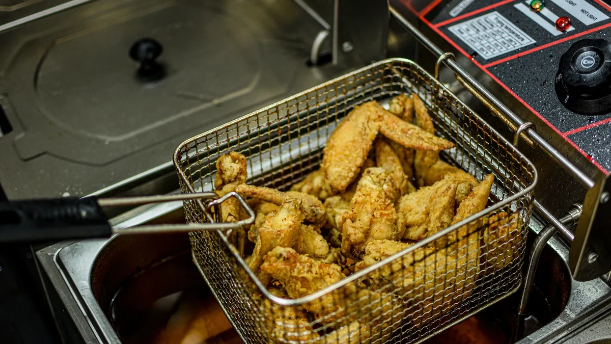 A new Netflix documentary follows comedian Mo Gilligan on a 28-day fried chicken diet, using the experiment to explore...