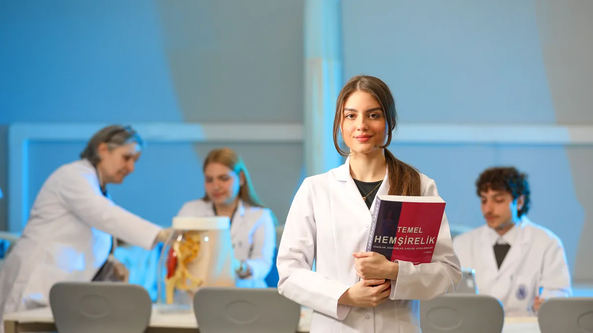 Hundreds of Brazilian students were lured into a diploma scam in Paraguay, promising them affordable postgraduate degrees...