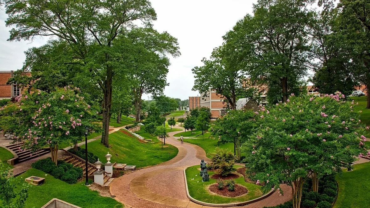 Institutions: University of north alabama, florence, landscape, scenic, schools, colleges.
