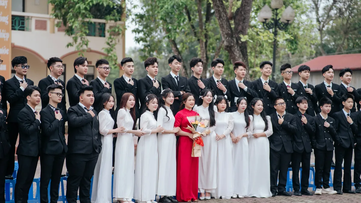 The Fuvest has introduced new mandatory books for the 2026-2028 entrance exams, prioritizing female literary production and...