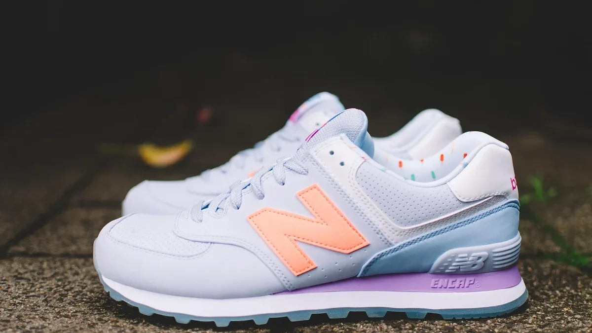 New Balance's latest sneaker release, the 991v2 Made in UK 'Walnut/Shitake' shoe, combines earthy tones with high-quality...