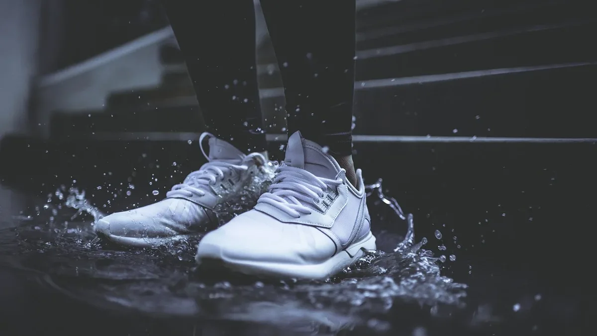 Clarks has updated its popular Walla Eden Lo sneaker with GORE-TEX uppers and Vibram soles, making it a rugged and...