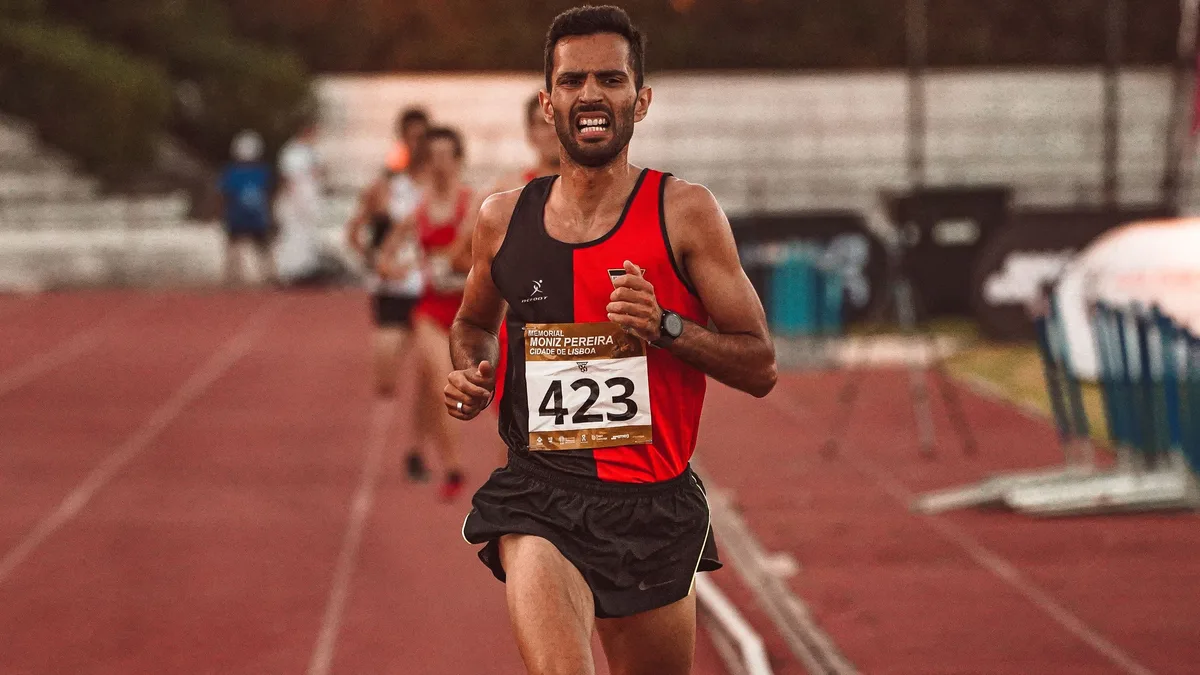 A father balancing family and work commitments ran a personal best marathon of 2:37:13 at the 2026 Berlin Marathon using...