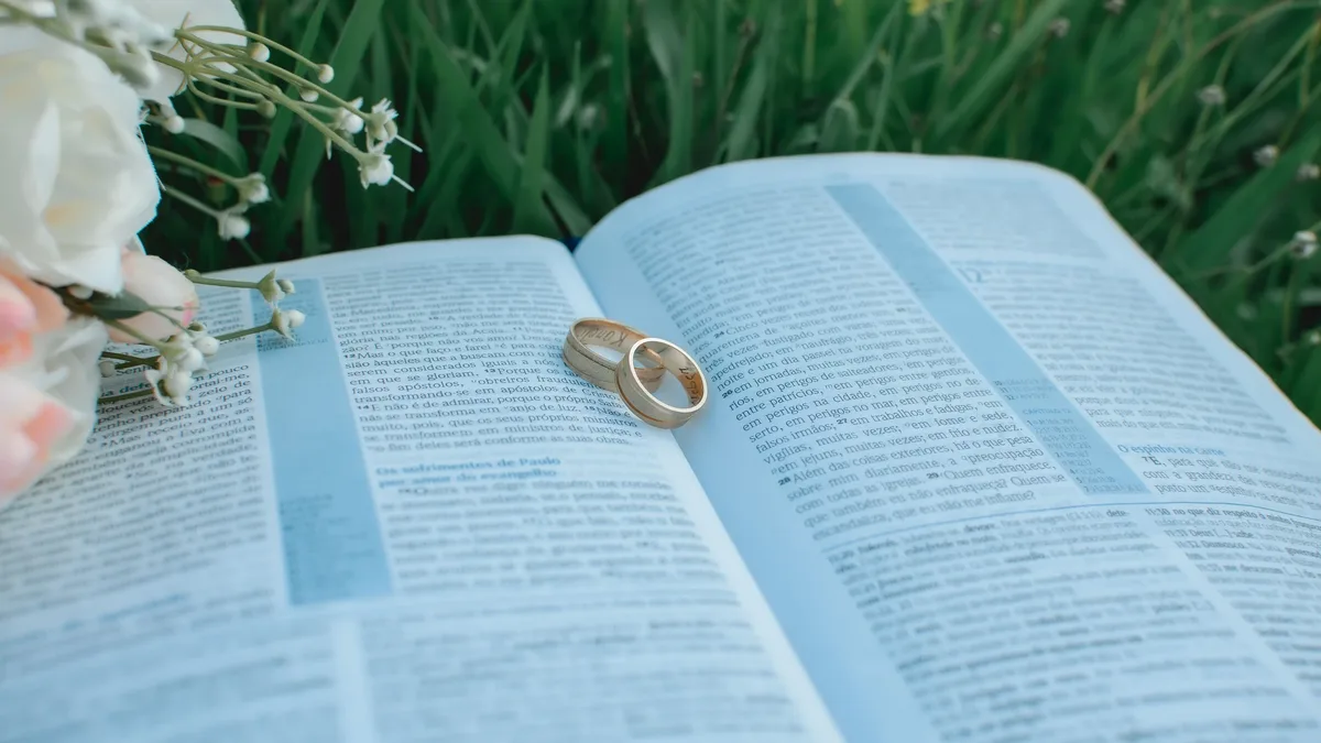 The article discusses Neil Gaiman's popular wedding reading, 'All I Know About Love,' highlighting its honest...
