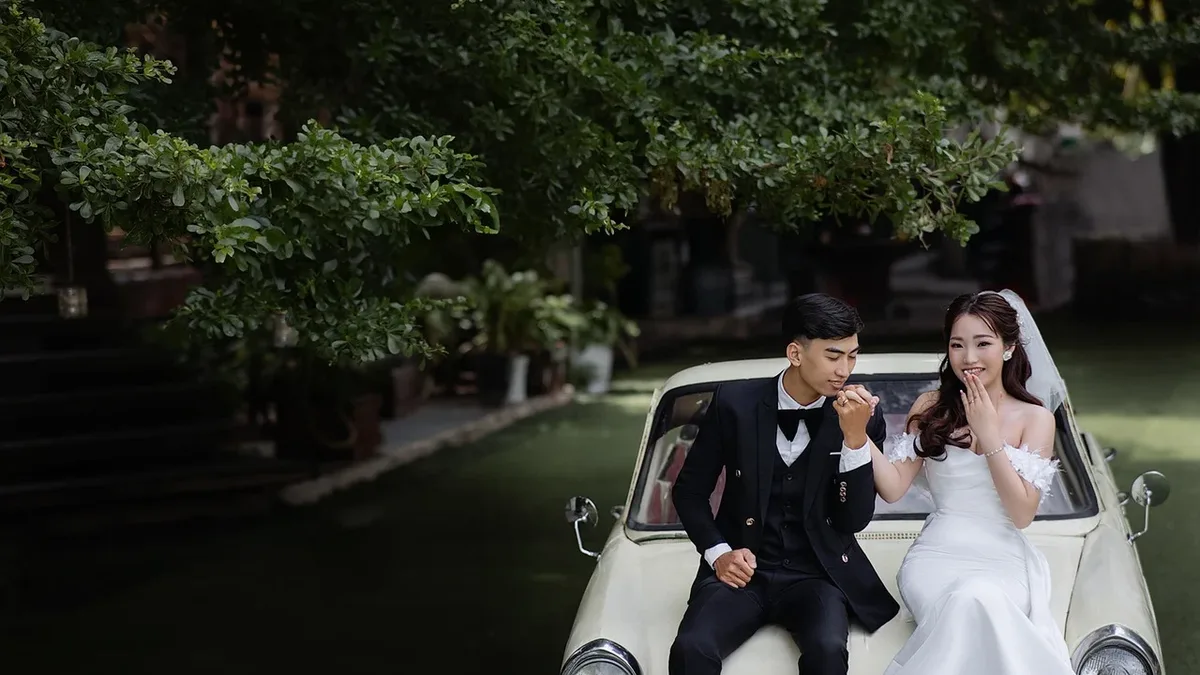 Rachel and Junior married on July 23, 2024, at Tankardstown House in County Meath, blending modern elegance with Nigerian...