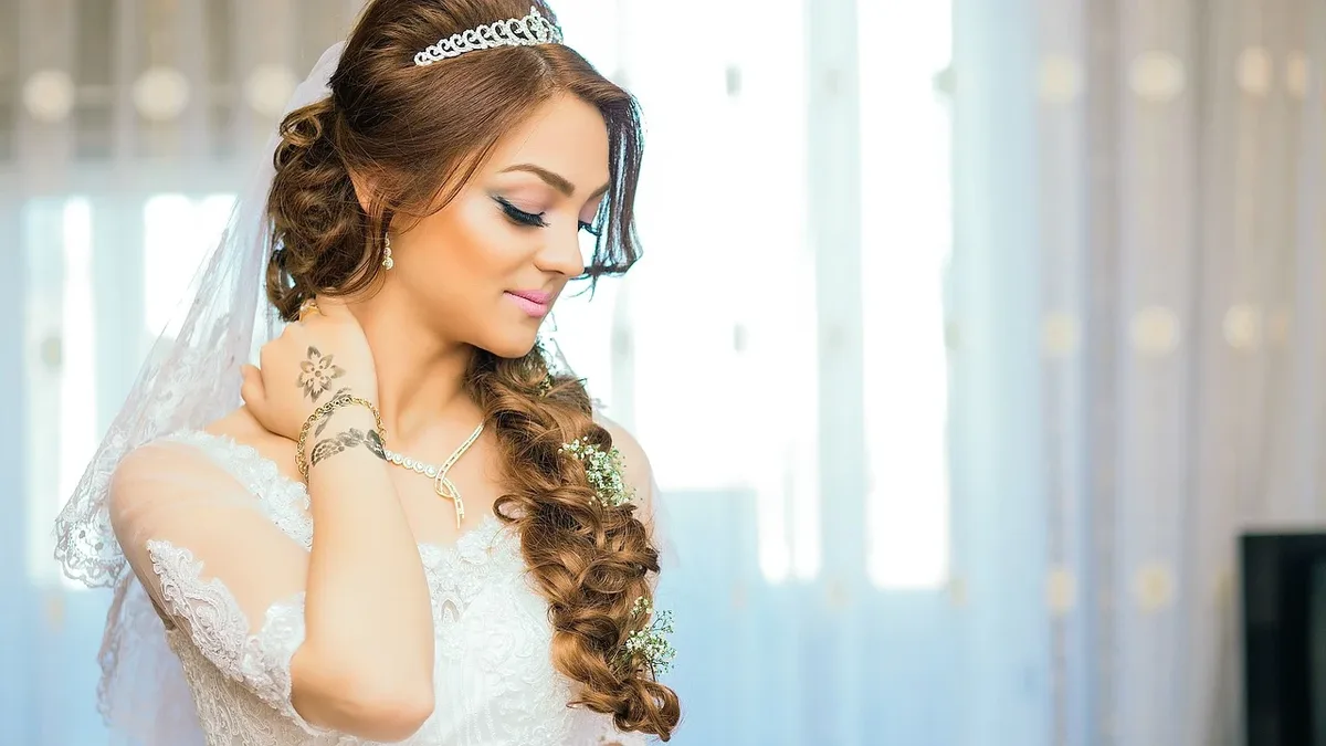 One Fab Day highlights five wedding trends for September, focusing on statement bridal headwear from a new Irish brand...