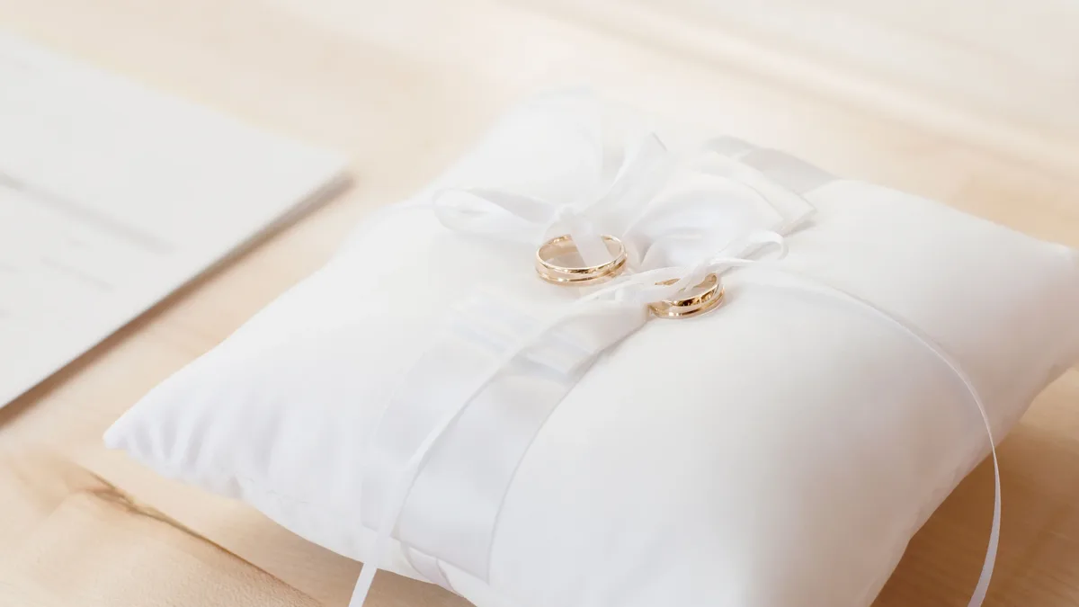 Taylor and Russell’s Cabo wedding was a deeply personal, multi-day celebration blending Mexican culture, intimate...