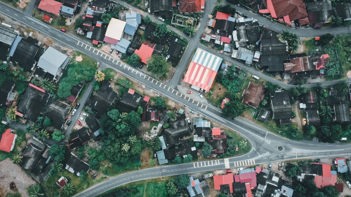 Vivir En Casa: The Pico y Placa program in Bogotá aims to reduce traffic and pollution by restricting vehicle circulation