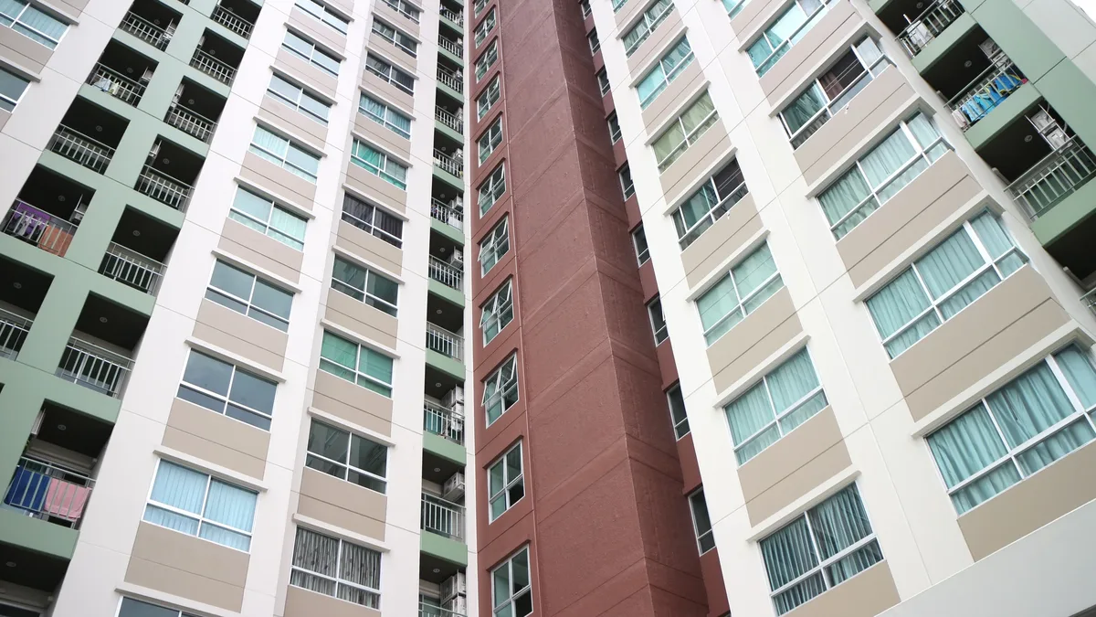 An 87-year-old tenant will return to her Retiro apartment after a mediated agreement with landlord Urbagestión, ending a...