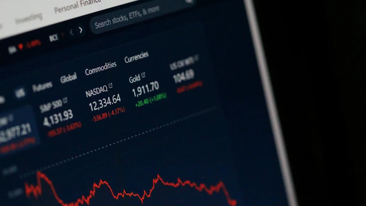 The combined market capitalization of South Korea's Kospi and Kosdaq exchanges reached a record 6,101.1 trillion won...