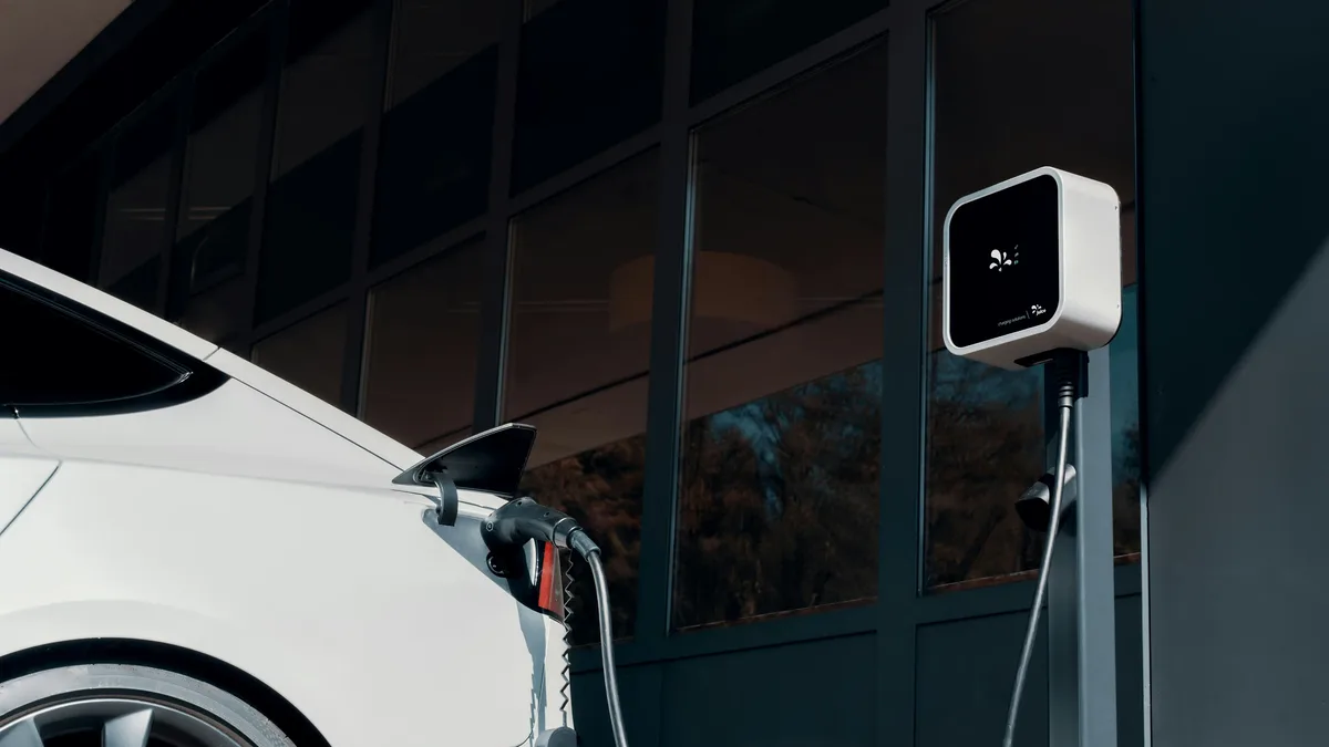 Clean tech startup Zenergize has raised $4 million in a Pre-Series A round led by Giraffe Studios