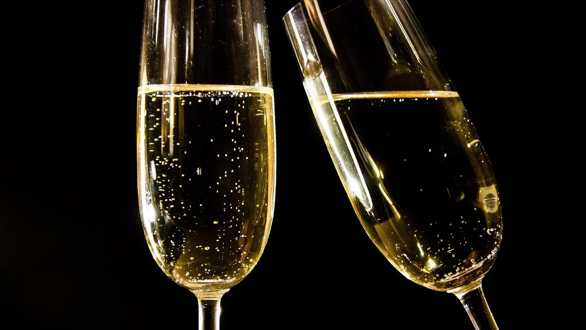 A test of 14 Champagne glasses identifies the Riedel Performance as the best tulip glass and a Waterford set as the best...
