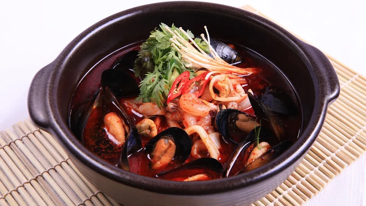 Serious Eats recommends a dozen seafood soups and chowders, from creamy New England clam chowder to spicy Korean soup, to...