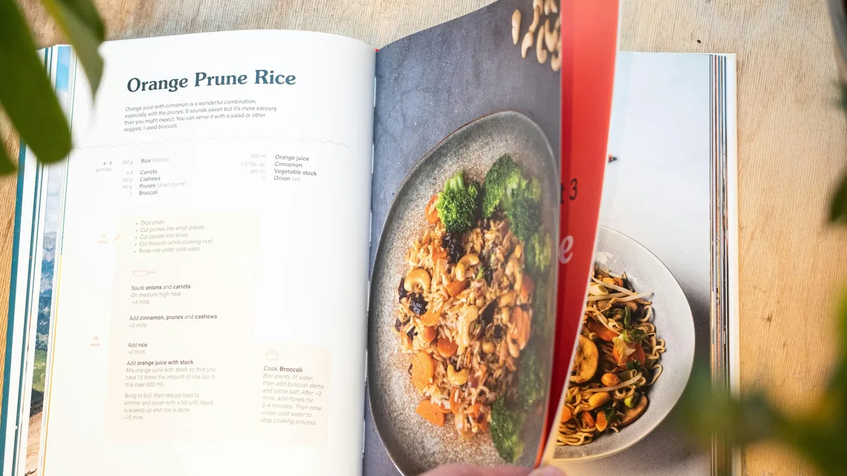Alex and Paige Drummond, daughters of 'The Pioneer Woman' Ree Drummond, reveal the simple recipes they actually cook at...