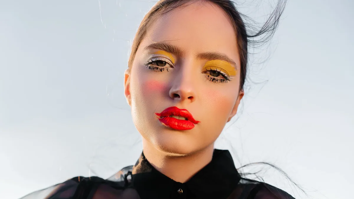 Designer Karoline Vitto says the fashion industry has retreated from its 2020 body positivity peak, citing a 2023 shift...