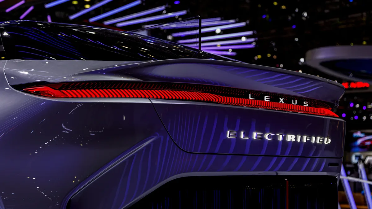 A detailed comparison of the BMW i5 LWB and Lexus ES 500e luxury electric sedans reveals key differences in dimensions...
